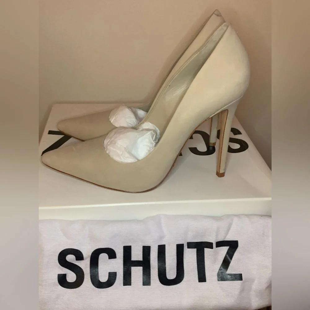 SCHULTZ Shoes Color Beige Sz 8 - Picture 1 of 10
